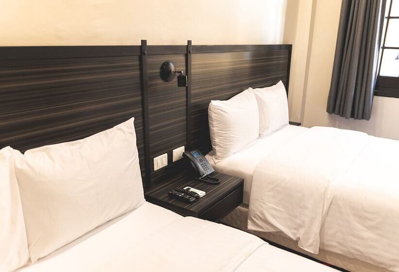 Отель La Nacional By Kavia