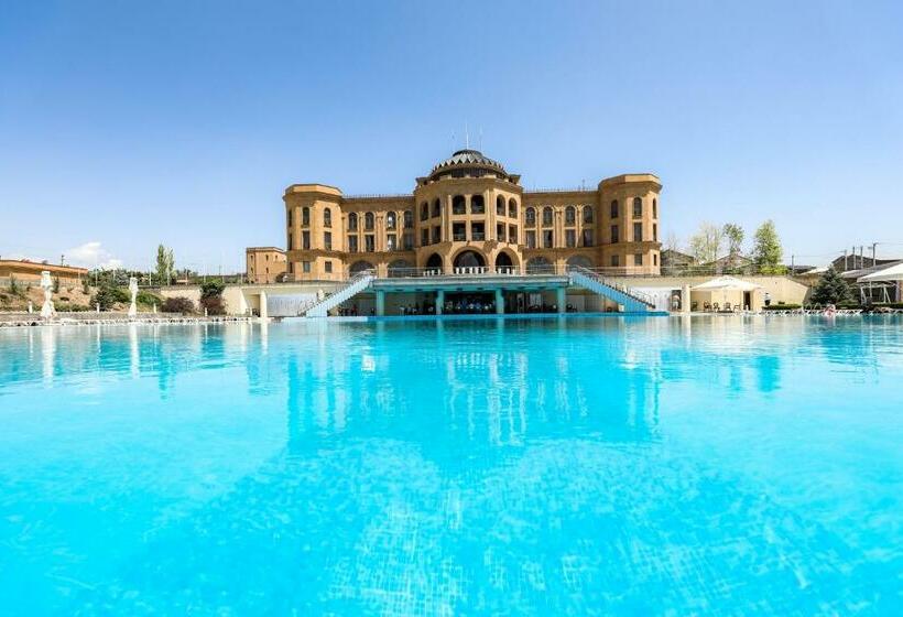 Latar Hotel Yerevan