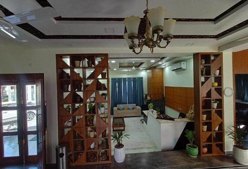 酒店 Matoshree Club And Resort