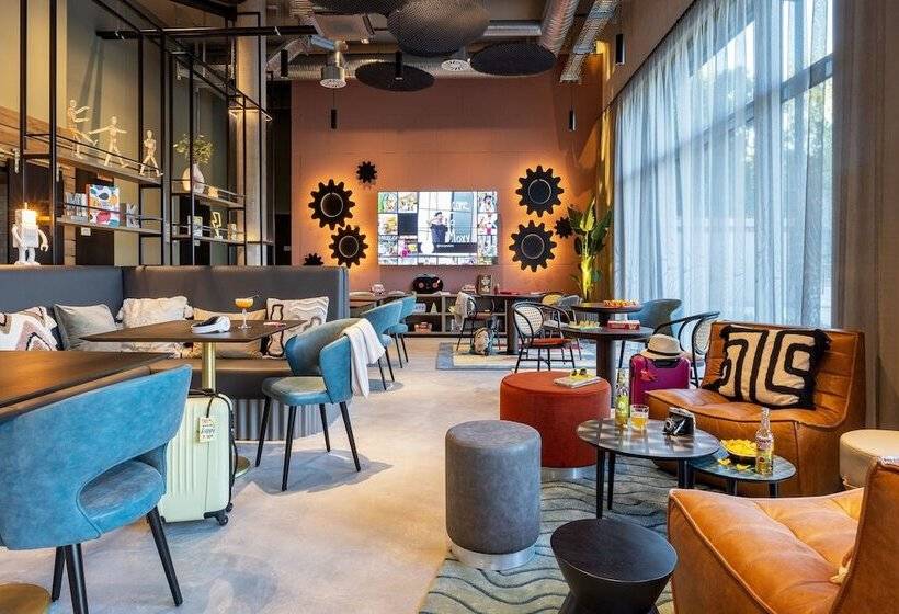 فندق Moxy Simmern