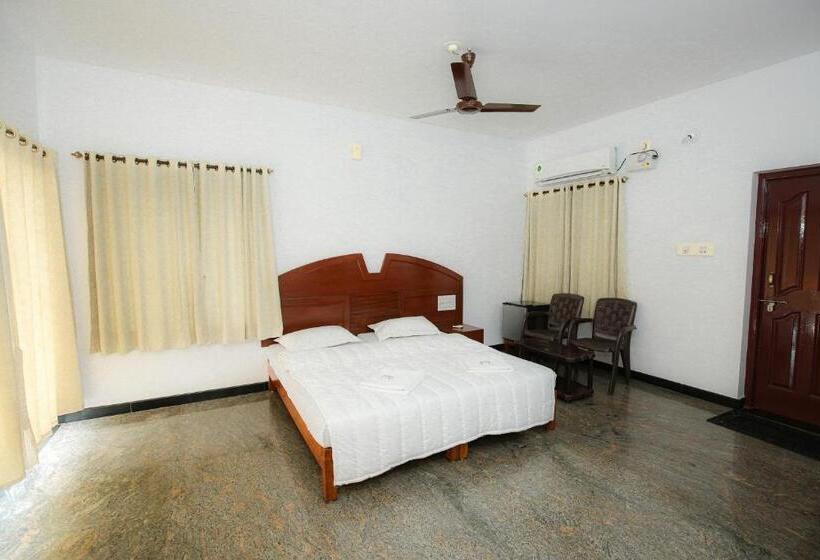 فندق Saikushi Beach Resort