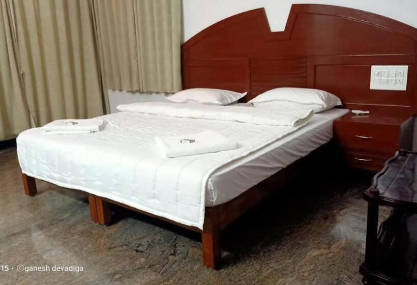 فندق Saikushi Beach Resort