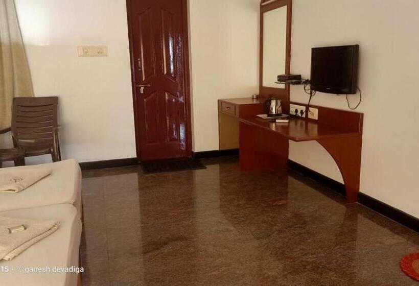 فندق Saikushi Beach Resort