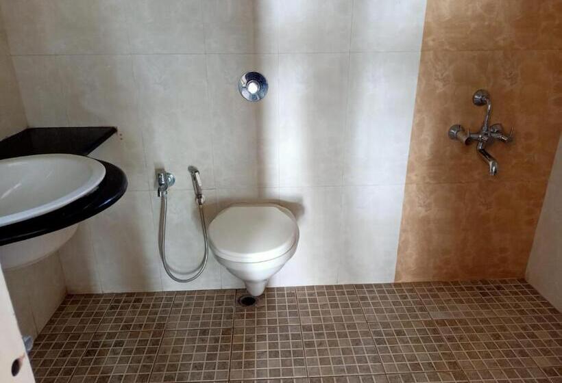 فندق Saikushi Beach Resort