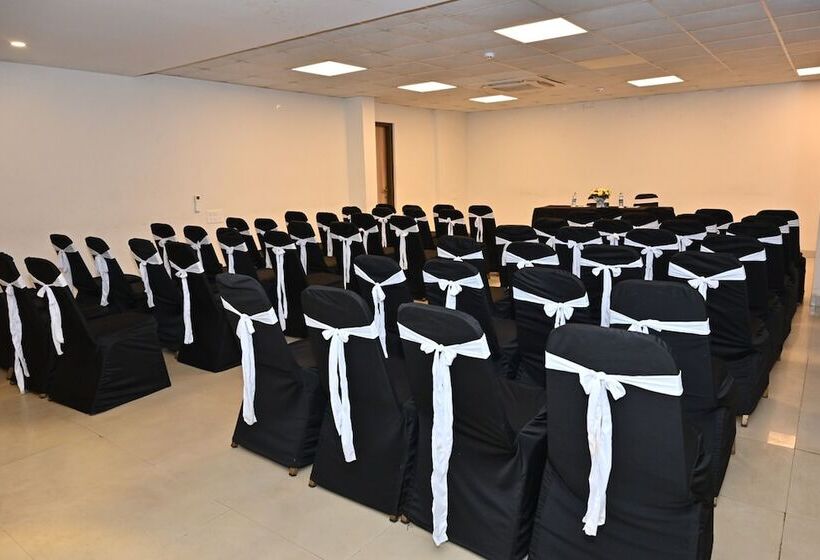 酒店 Twin Fountains By Baywatch Express