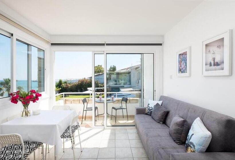 Oceanview Apartment