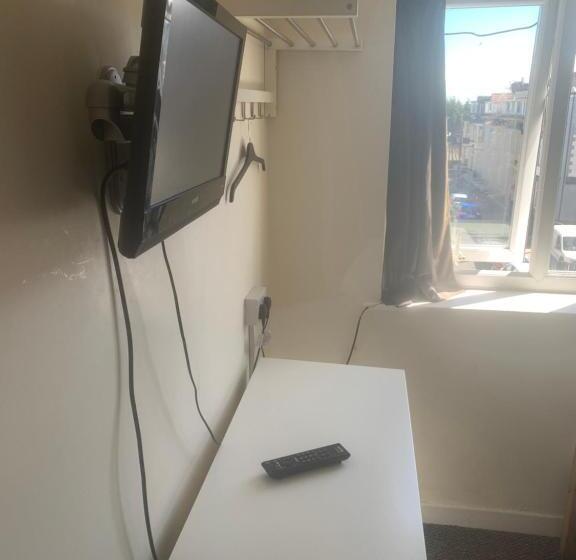 פנסיון The New Macleods Guest House