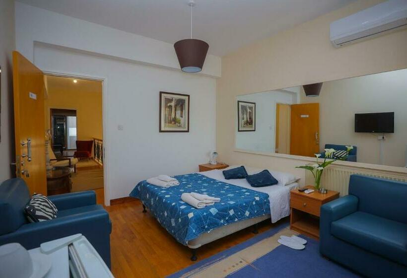 Пансион Mouktaris Suites