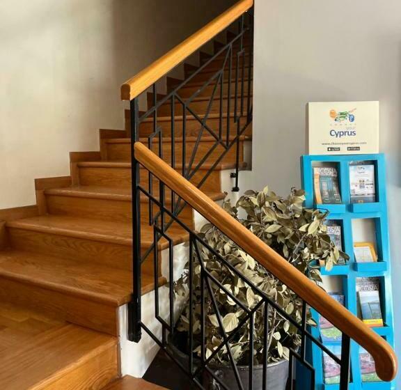 Пансион Mouktaris Suites