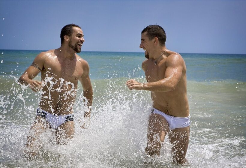 منتجع La Connexion, Gay Men Only