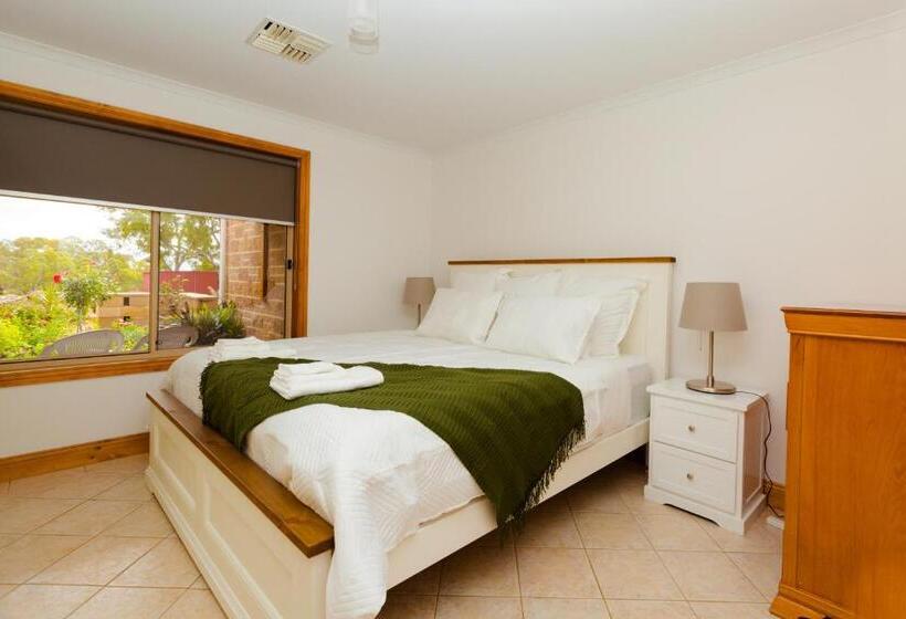 Rocky House Pergola Resort