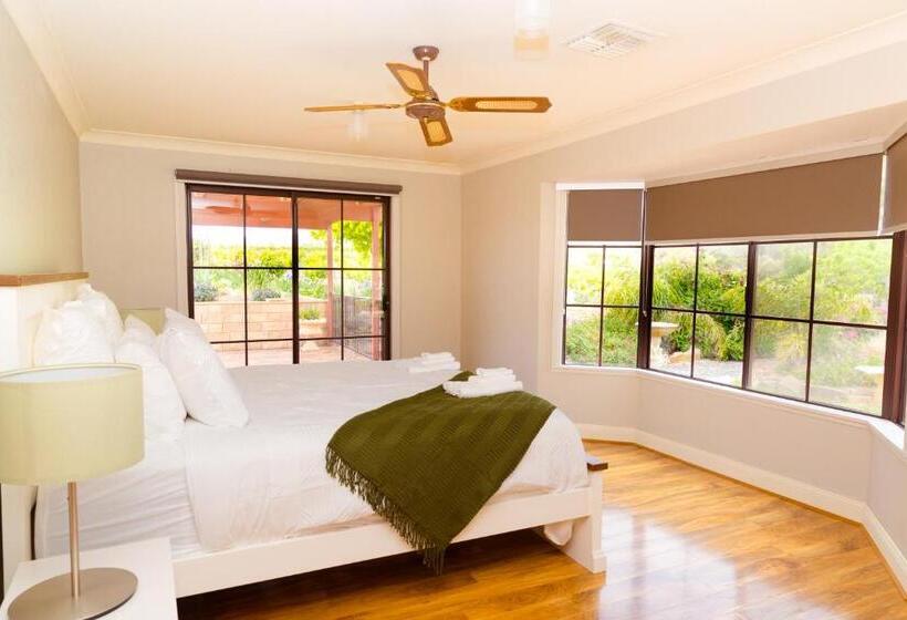 Rocky House Pergola Resort