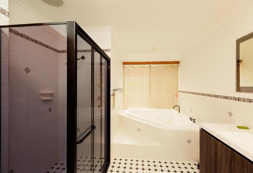 Rocky House Pergola Resort