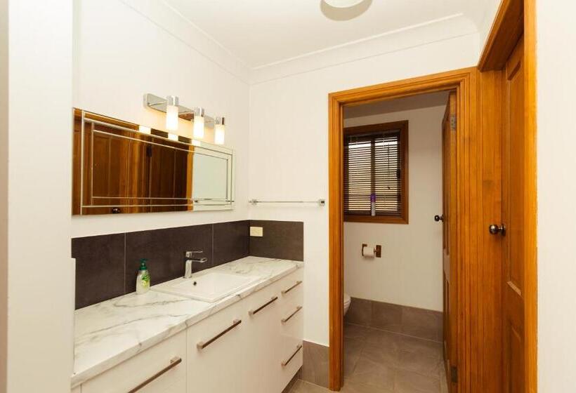 Rocky House Pergola Resort