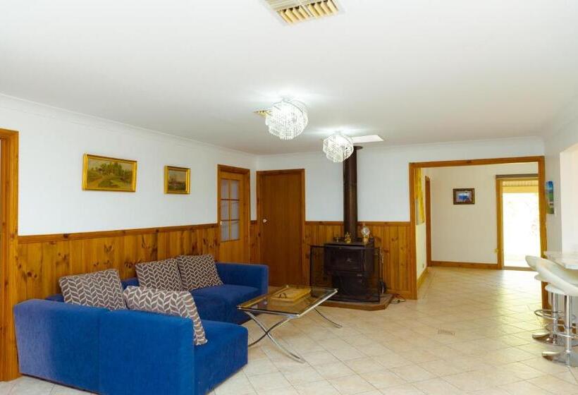 Rocky House Pergola Resort