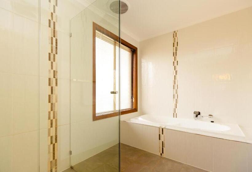 Rocky House Pergola Resort