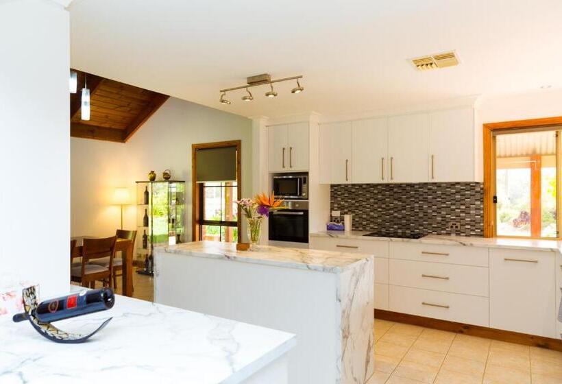 Rocky House Pergola Resort