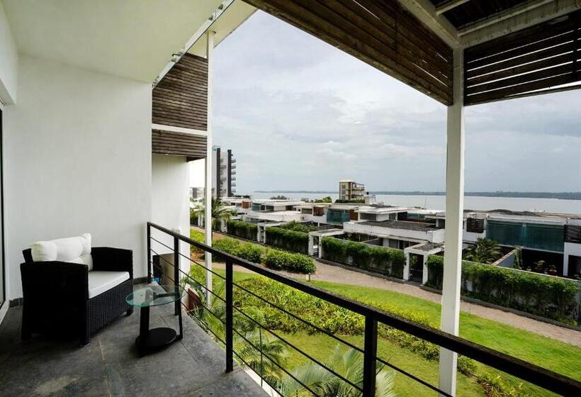 St Jacinto Island Villa By Jadecaps  Bay View And Infinity Pool Near Goa Airport