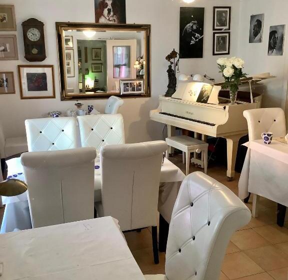 The Gallery B&b, The Glen, Kinsale ,county Cork