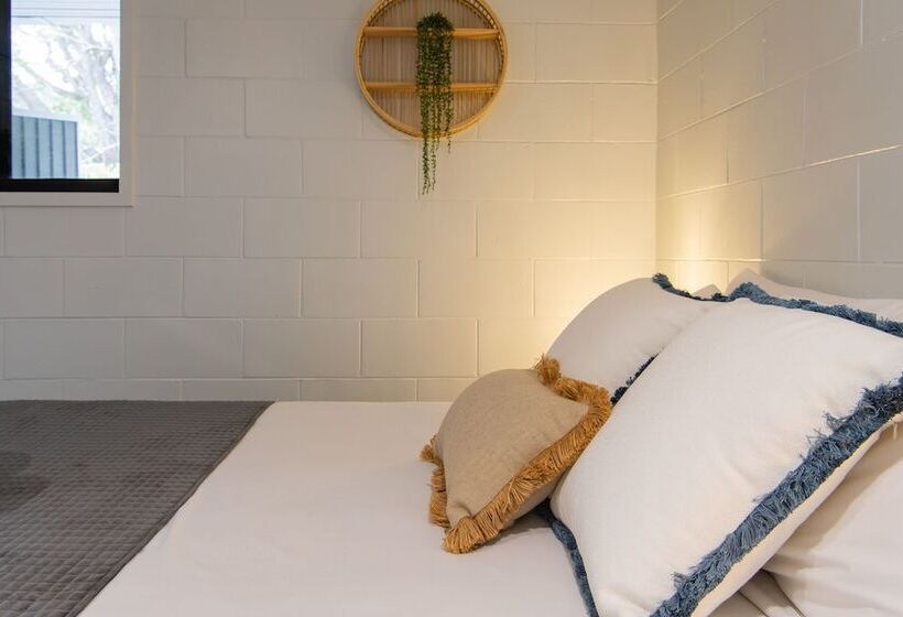 Airlie Sun & Sand Accommodation #4