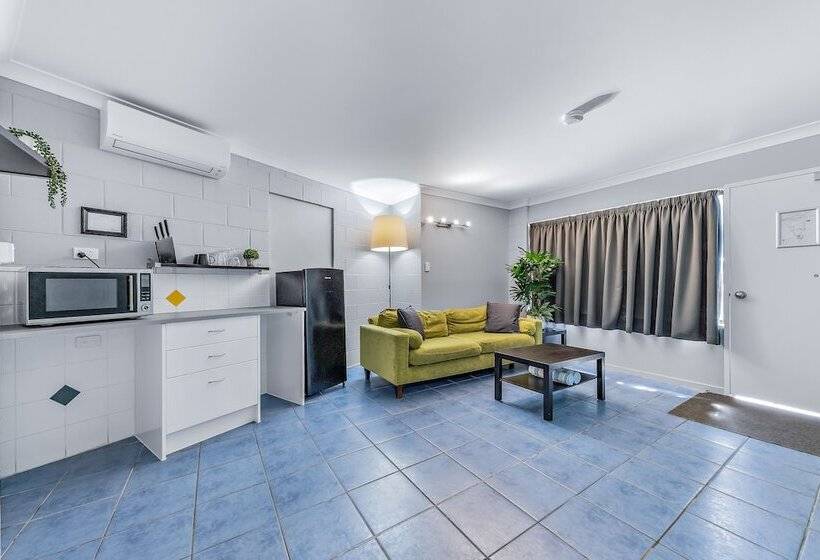 Airlie Sun & Sand Accommodation #4