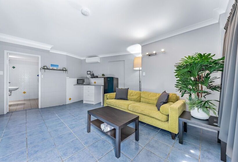 Airlie Sun & Sand Accommodation #4