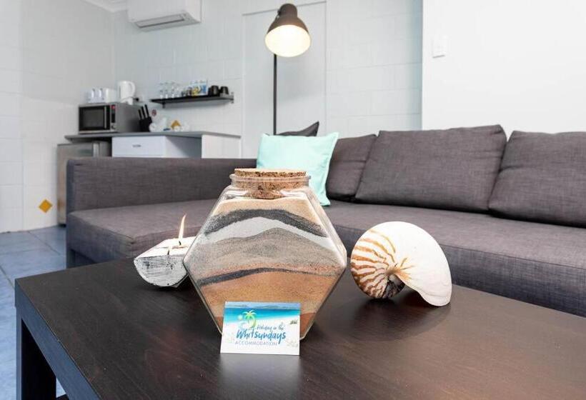 Airlie Sun & Sand Accommodation #4