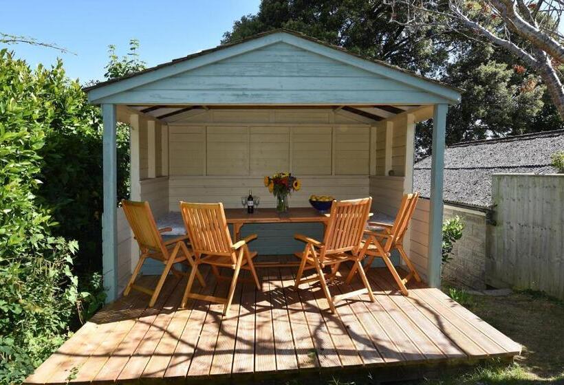 Arden Villa, Sleeps 8, Moments From The Golden Sandy Beach Of Ryde