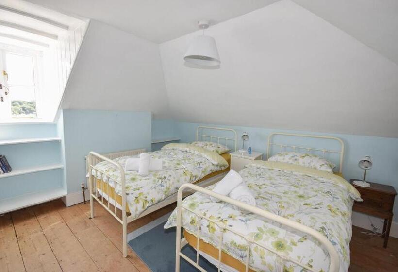 Arden Villa, Sleeps 8, Moments From The Golden Sandy Beach Of Ryde