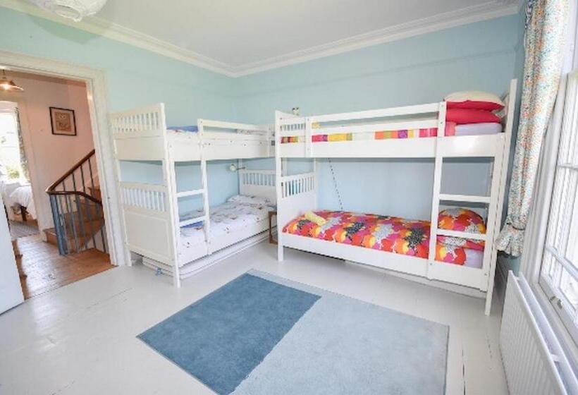 Arden Villa, Sleeps 8, Moments From The Golden Sandy Beach Of Ryde