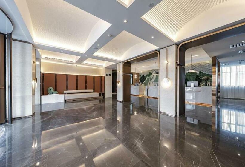 Atour Hotel Urumqi Zhongyinggong South Beijing Road