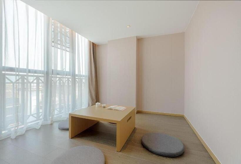 Atour Hotel Xishuangbanna Jinghong Gaozhuang Starlight Night Market