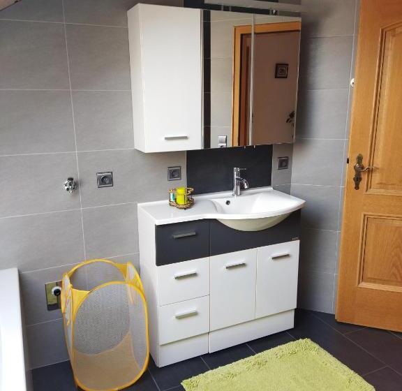 Aussergewöhnliche Atelierferienwohnung Mit Balkon An Der Donau