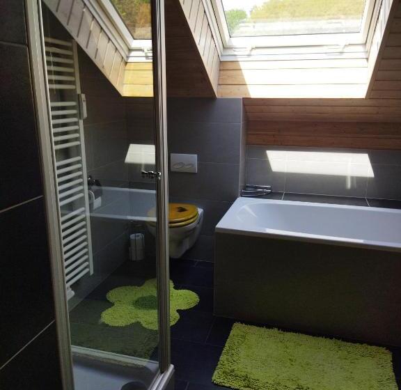 Aussergewöhnliche Atelierferienwohnung Mit Balkon An Der Donau