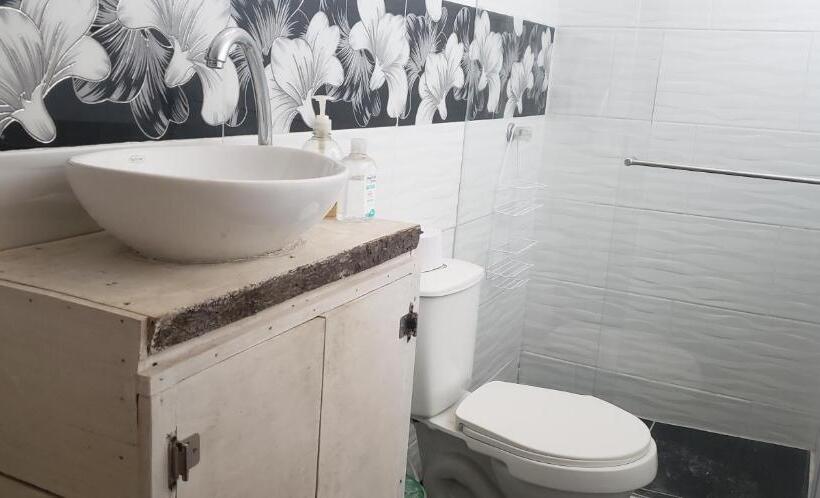 Cabaña Colibries Con Parqueo Gratis En Calarca