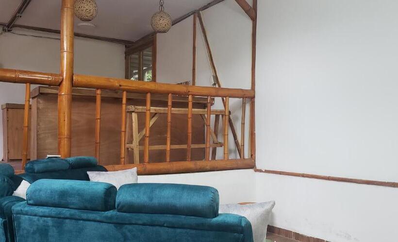 Cabaña Colibries Con Parqueo Gratis En Calarca