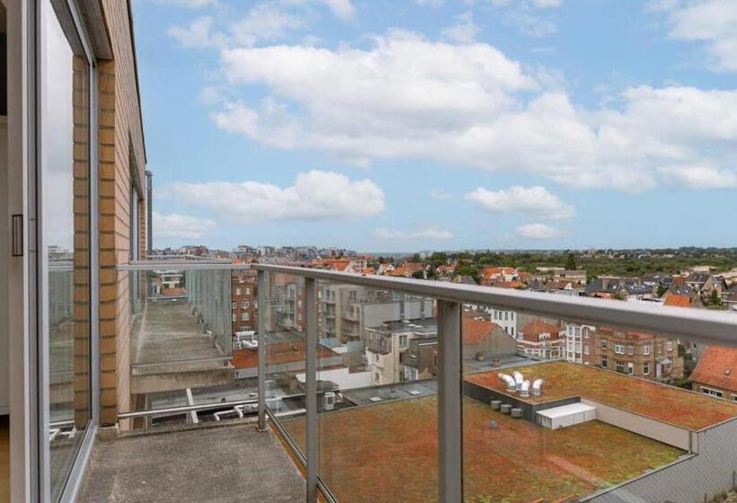 Charming Apartment Near The Beach With Balcony