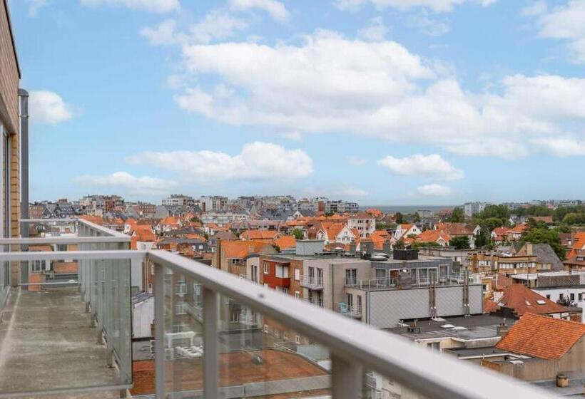 Charming Apartment Near The Beach With Balcony