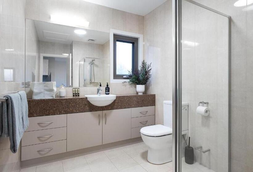 Dindelong Trentham Falls Unique Architect Designed Nature Hideaway