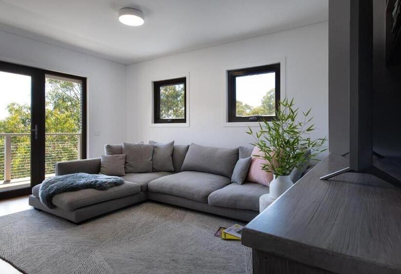 Dindelong Trentham Falls Unique Architect Designed Nature Hideaway