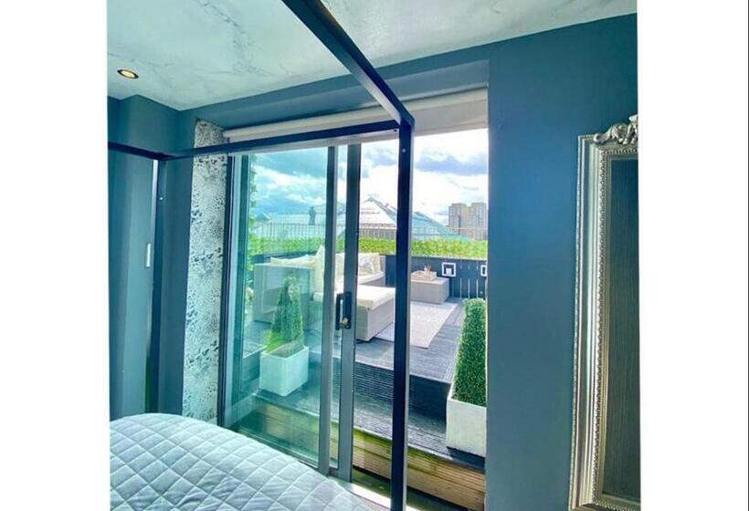 Glasgow Two Bedroom Penthouse