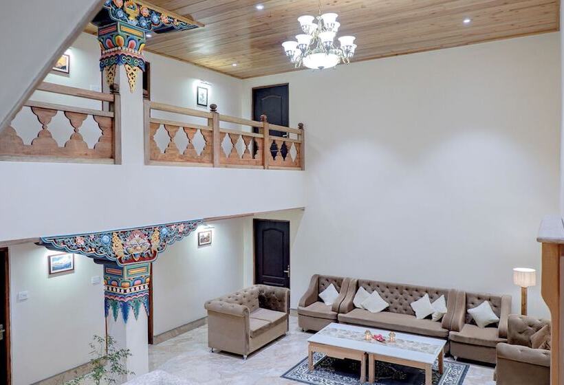 فندق Amani Pelling