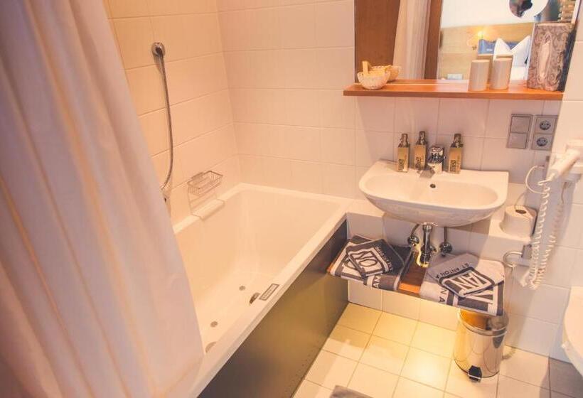 Quality Hosts Arlberg   Hotel Anton