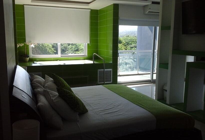 호텔 Campestre El Cisne