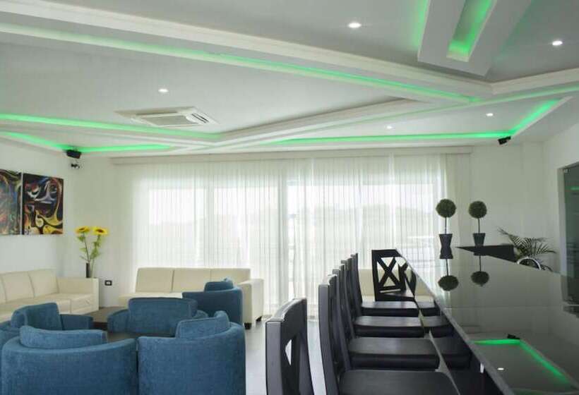 호텔 Campestre El Cisne