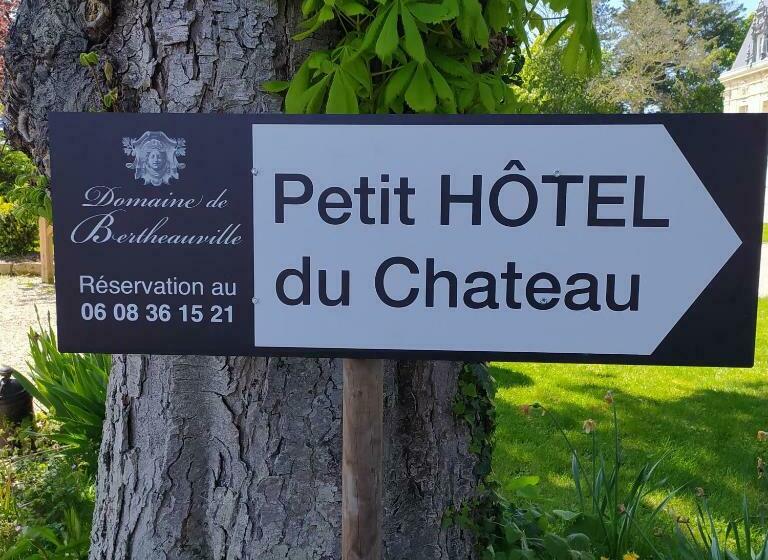 ホテル Domaine De Bertheauville