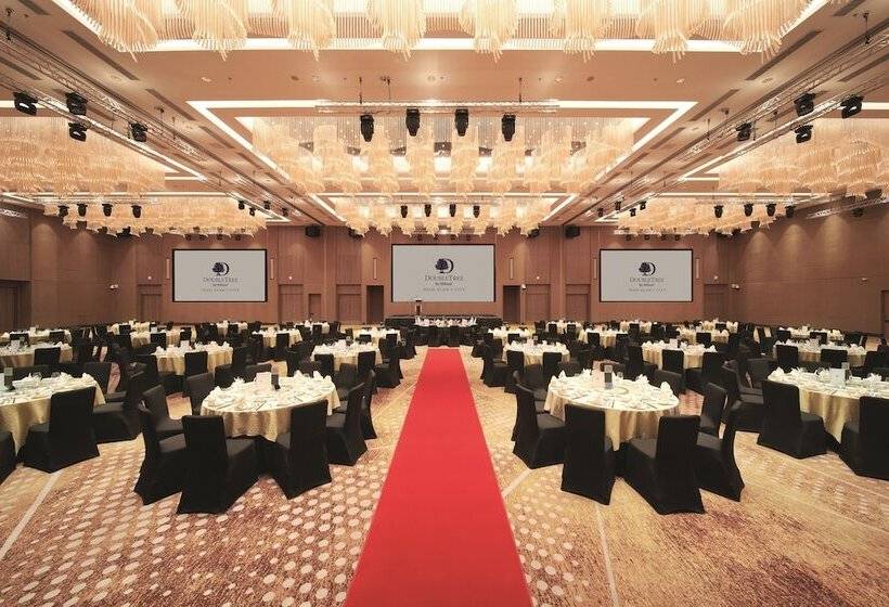 בית מלון כפרי Doubletree By Hilton Shah Alam I City