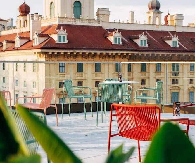 Отель Galántha