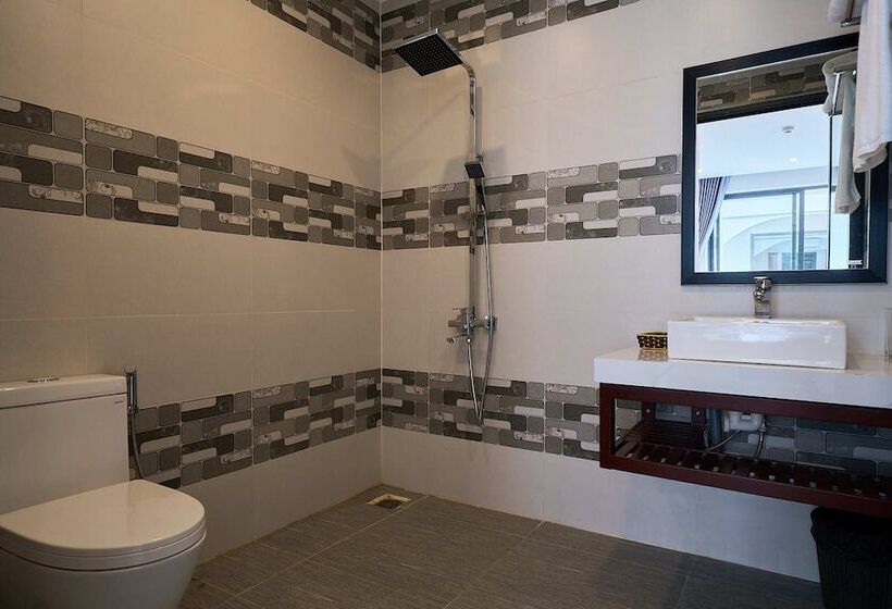 هتل Legend Oasis Boutique Hoi An