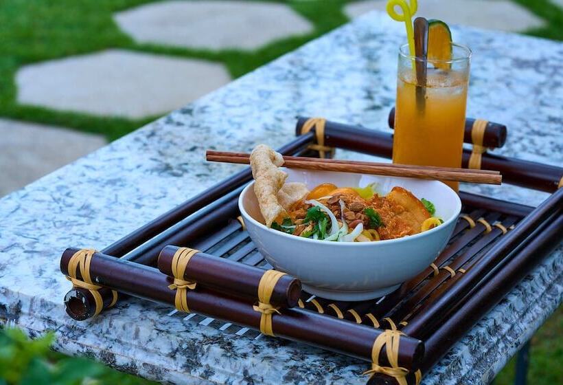 هتل Legend Oasis Boutique Hoi An